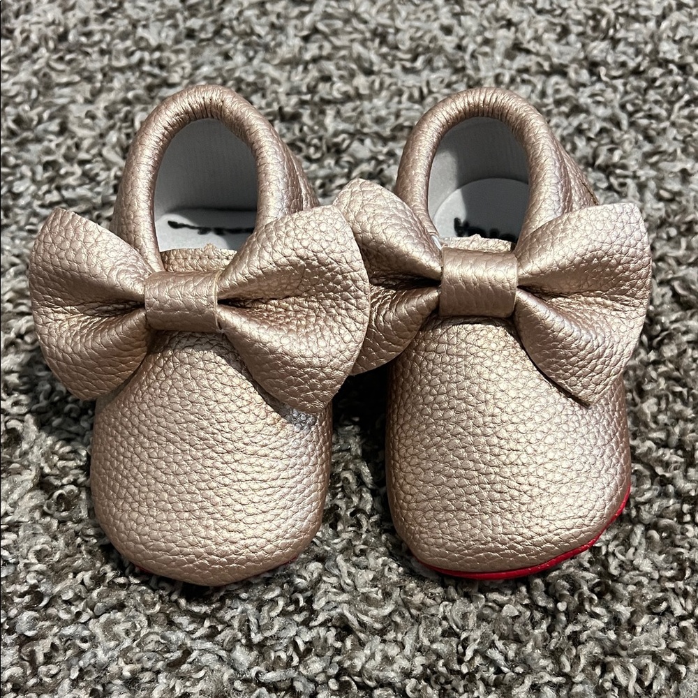 Elegant Metallic Kids Shoes with Bow